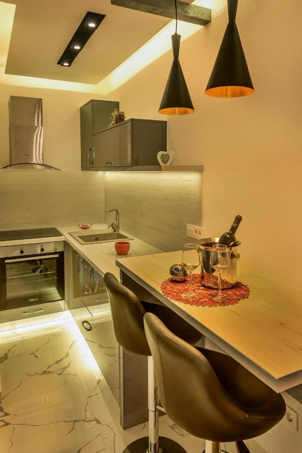 Apartments Vujicic Tivat Exterior photo